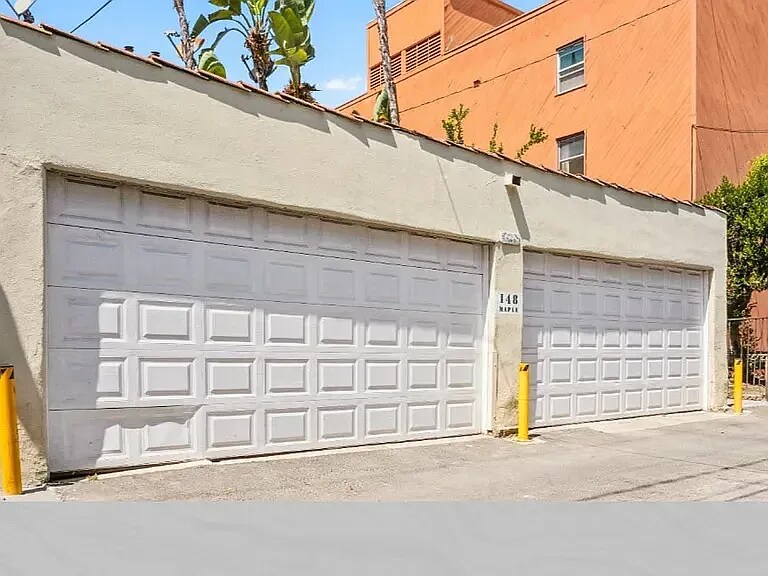 Building Photo - 148 S Maple Dr