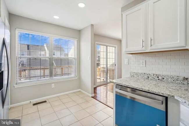 Building Photo - 22989 Whitehall Terrace