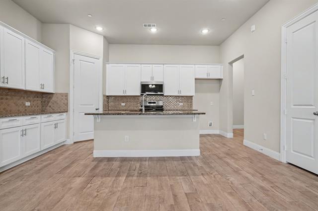 Building Photo - 209 Suma Dr