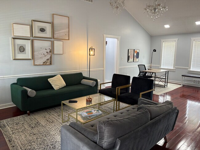 Building Photo - Room in Single Family Home on Greg Dr SW
