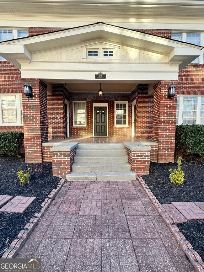 Building Photo - 494 Parkway Dr NE