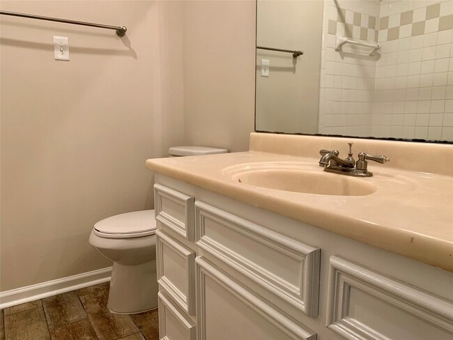 Building Photo - 7739 Bunker Wood Ln