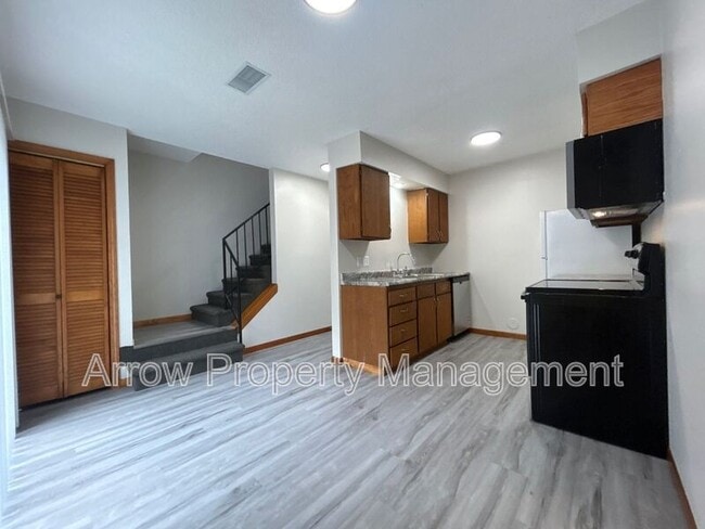 Building Photo - 1232 S Jackson St