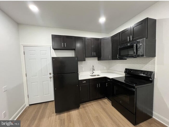 Building Photo - 2115 E Chelten Ave