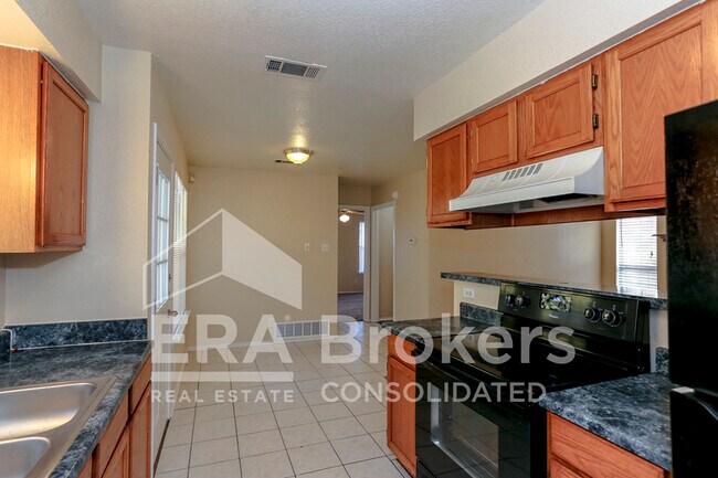 Building Photo - 4903 Ridge Haven