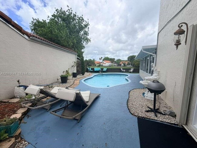 Building Photo - 17722 NW 63rd Ct