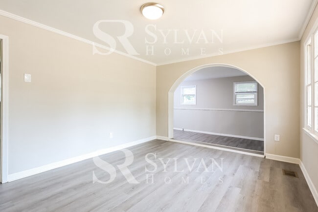 Building Photo - 218 Lily St