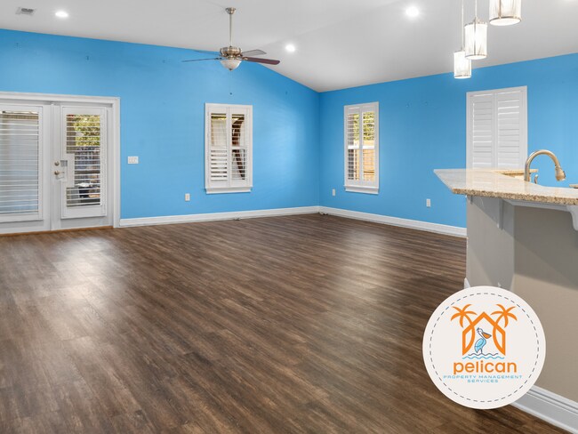 Building Photo - Stunning Home in East Navarre