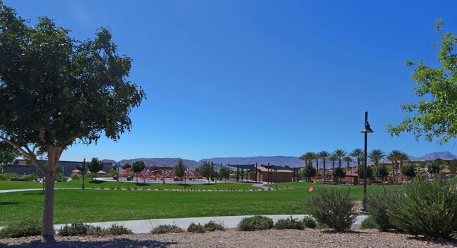 Building Photo - Newer, Fabulous town home in the heart of ...