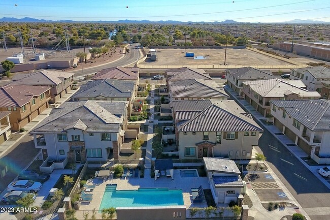 Building Photo - 4100 S Pinelake Way