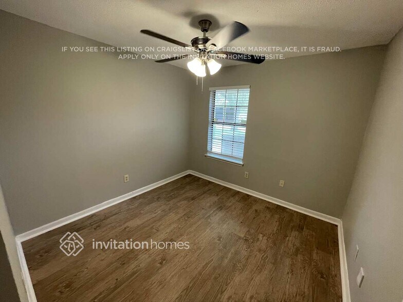 Building Photo - 2410 Channing Dr