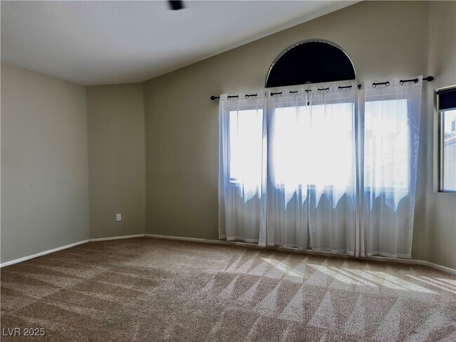 Building Photo - 1635 White Dr