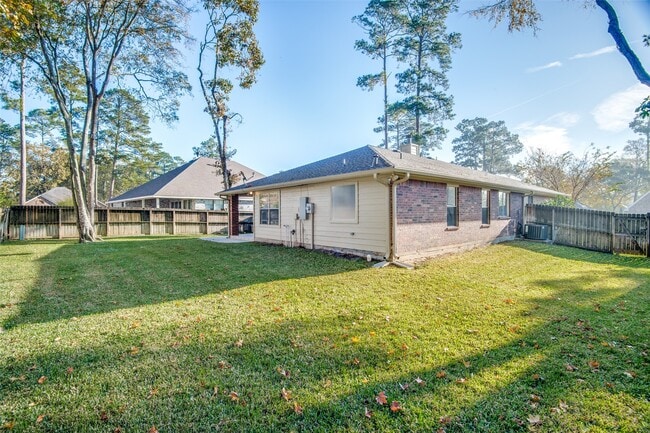Building Photo - 3331 Hemingway Dr
