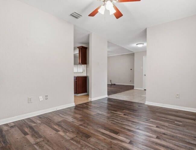 Building Photo - 1305 Minter Rd