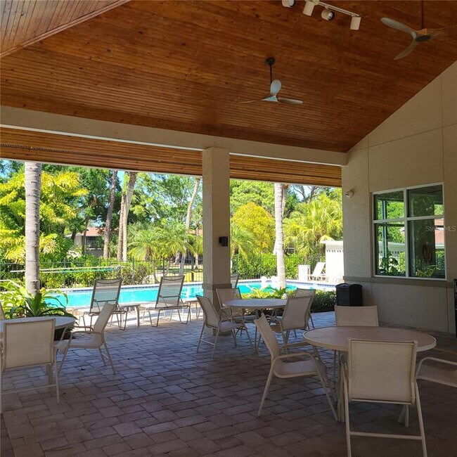 Building Photo - 924 La Costa Cir