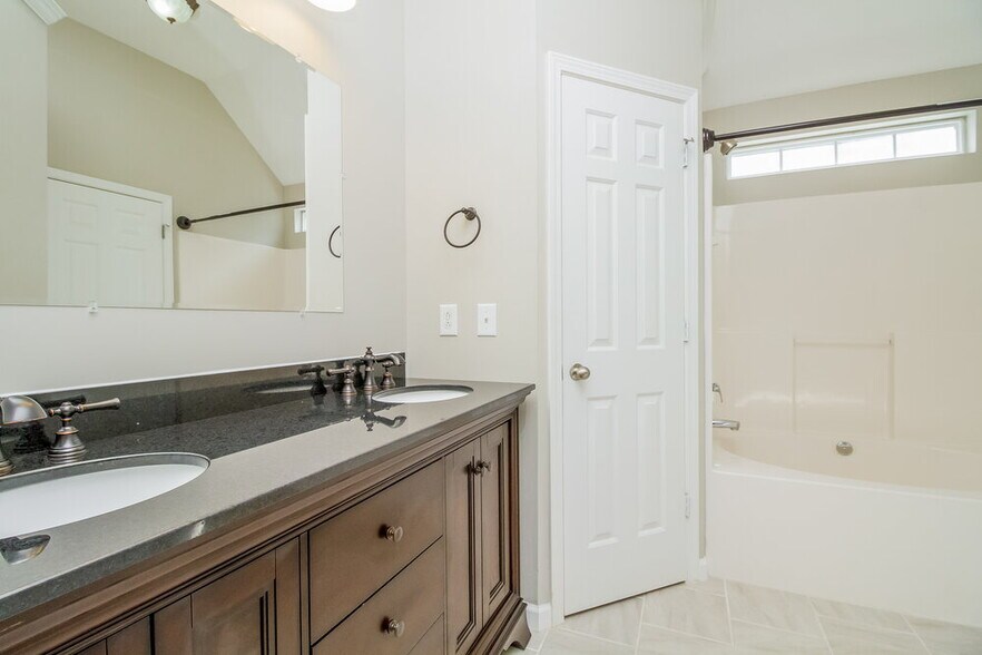 Building Photo - 4229 Nandina Ct