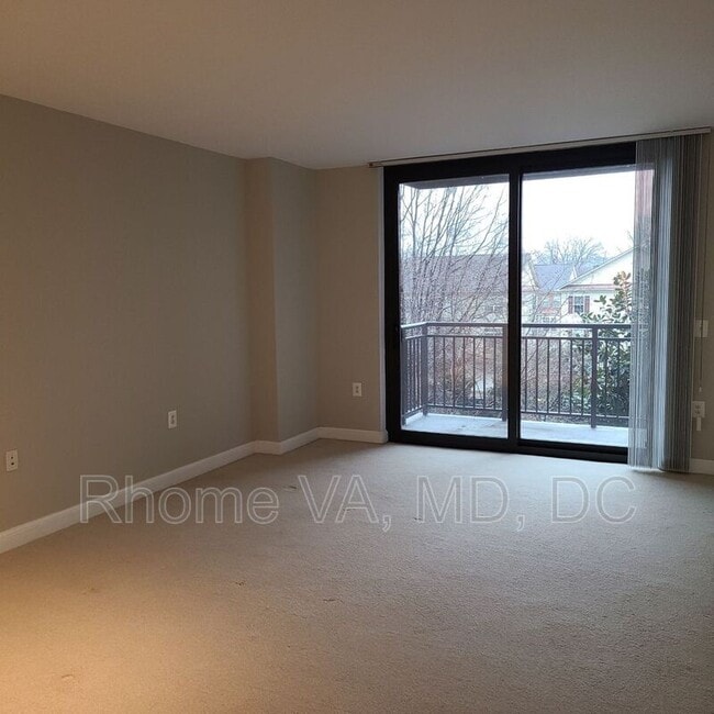 Building Photo - 2451 Midtown Ave