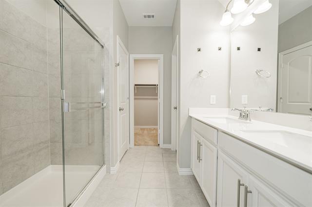 Building Photo - 427 Holt Ln