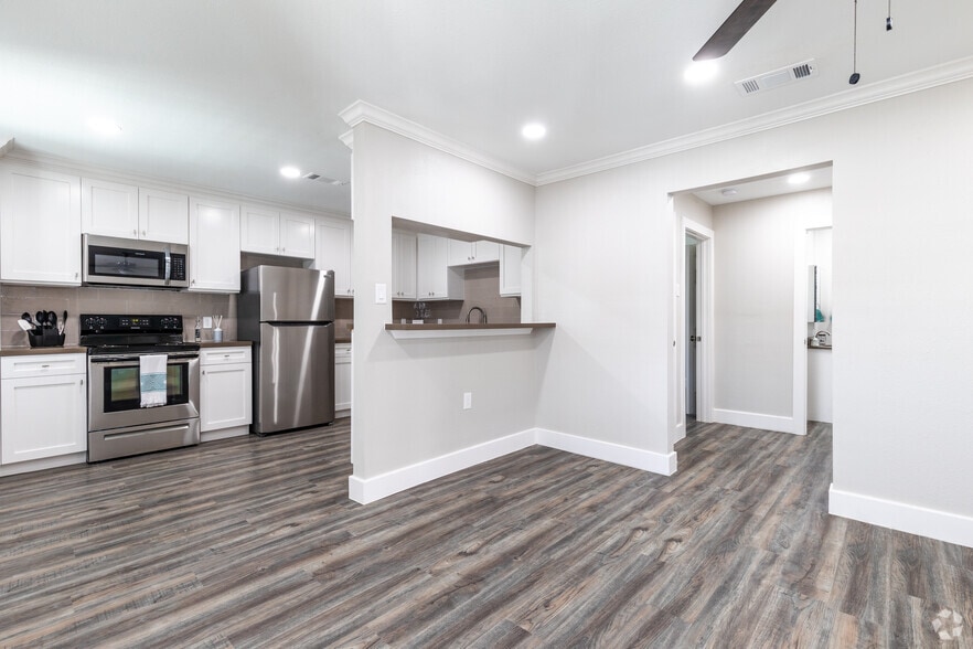 1 BR, 1 BA - 750SF Living Room - Abode Living at 8th Avenue North
