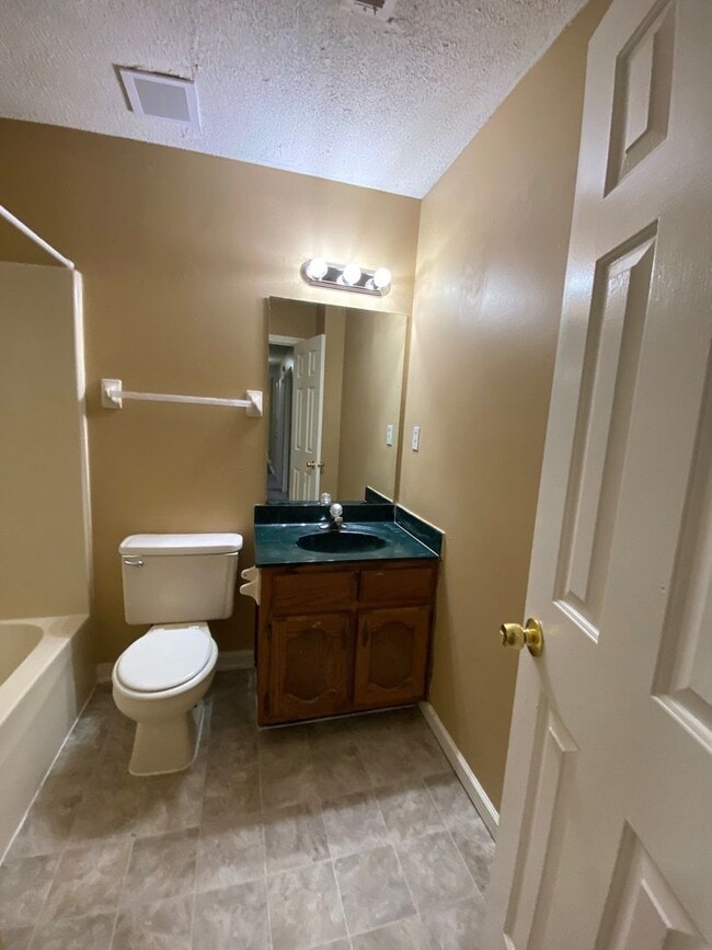 Building Photo - 4215 Elysian Dr