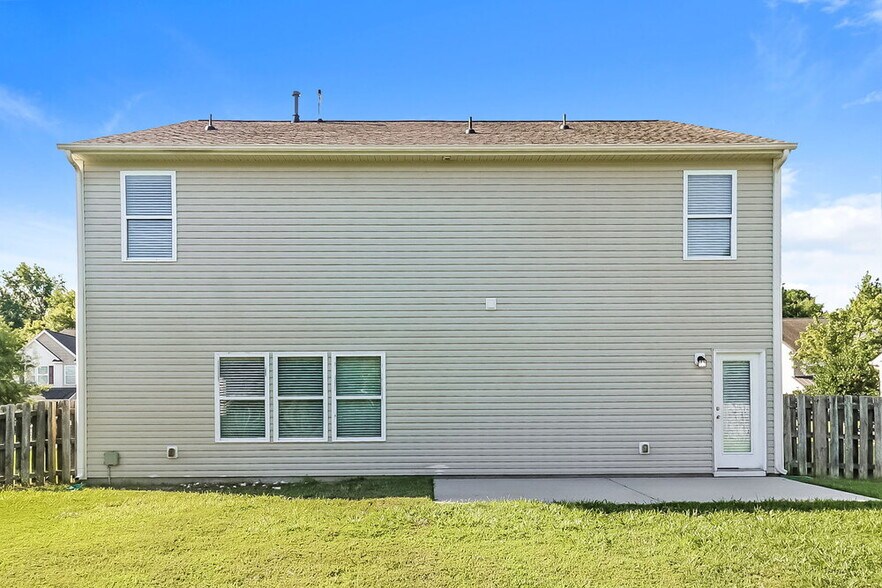 Building Photo - 14416 Lake Crossing Dr