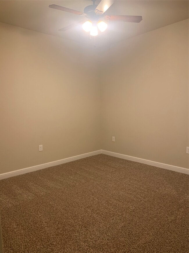 Building Photo - 10023 Thicket Park Ln