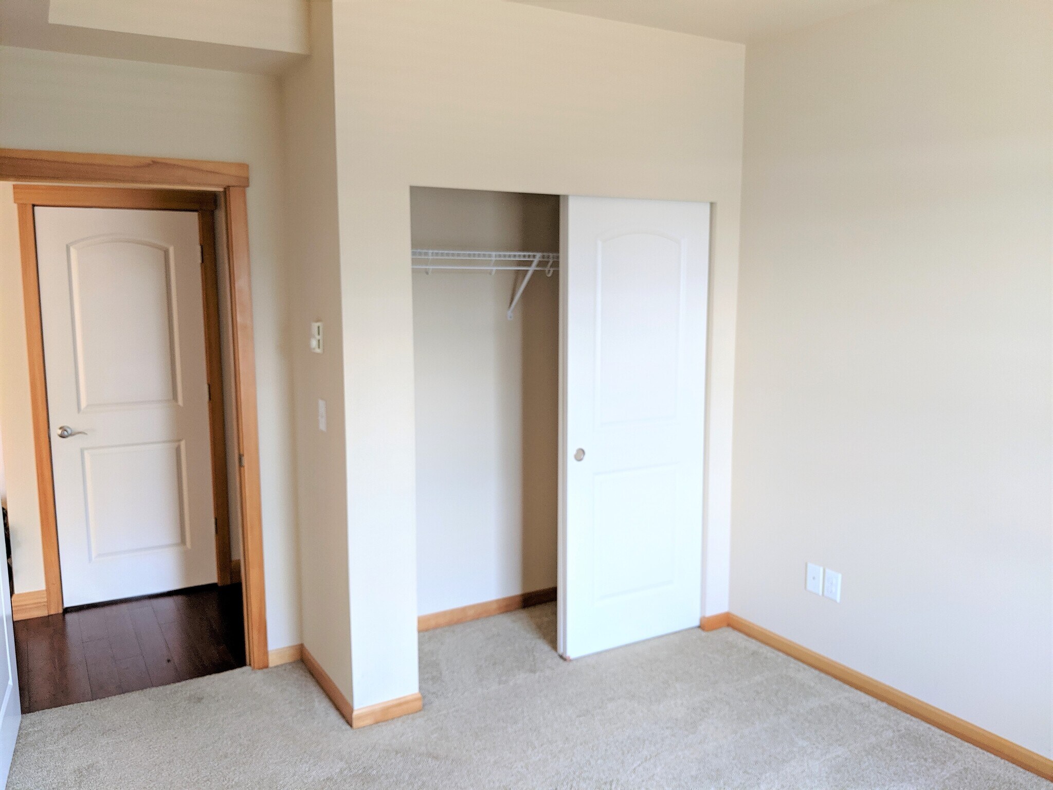 Building Photo - 263 W Bakerview Rd