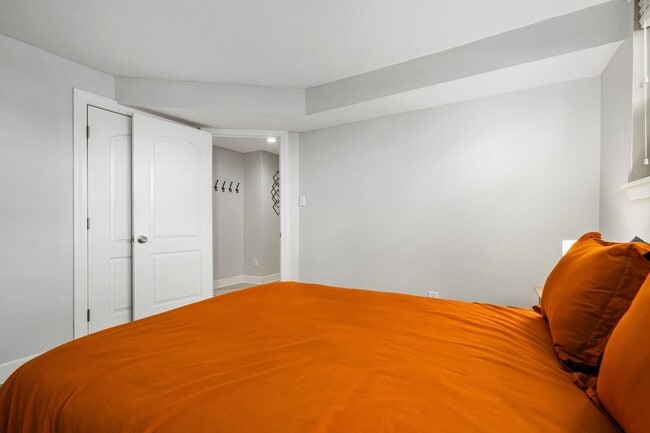 Building Photo - Beautiful 4 Bedroom in Short North