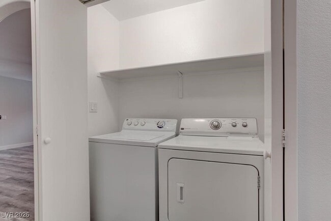 Building Photo - 4899 Lunetto Ave