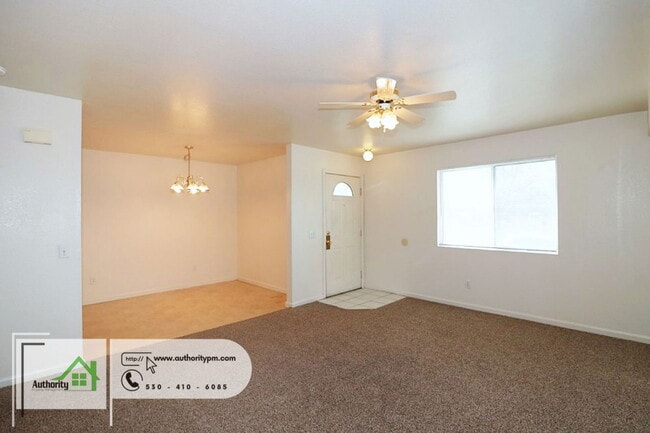 Building Photo - 1549 Bruce Dr