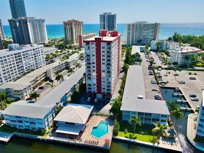 Building Photo - 3161 S Ocean Dr