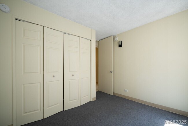 Building Photo - $3,200/mo / 2BR / 1BA • 755 SF • 1 Assigne...