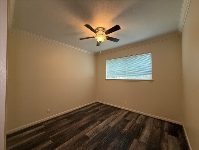 Building Photo - 1530 Heights Blvd