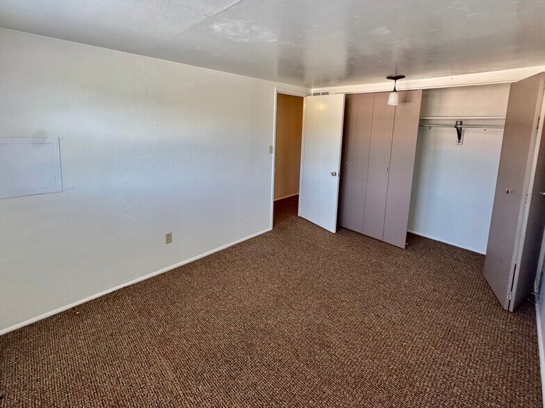 Building Photo - 728 Saint Charles St
