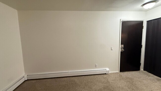 Building Photo - Upper 2 Bedroom - Elkhorn Village Apartments – Comfortable Living, Everyday Convenience