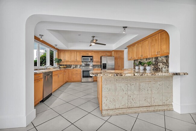 Building Photo - 2427 Sea Island Dr