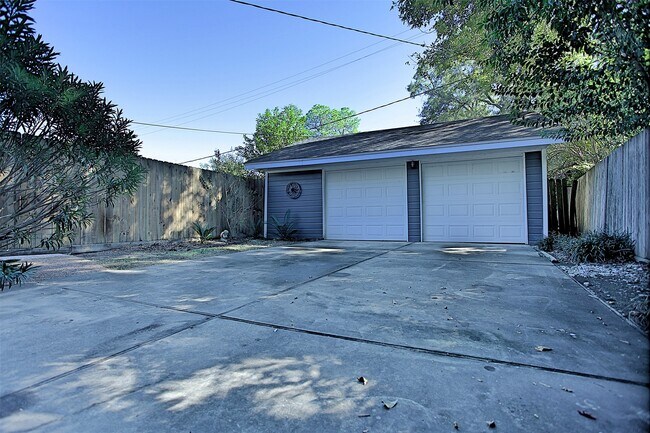 Building Photo - 6123 Reamer St