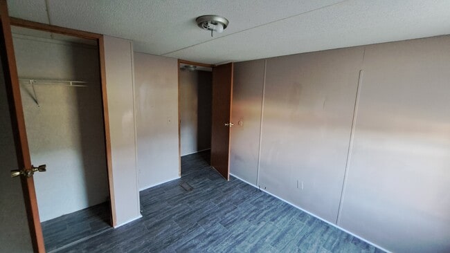 Building Photo - 672 Target Rd