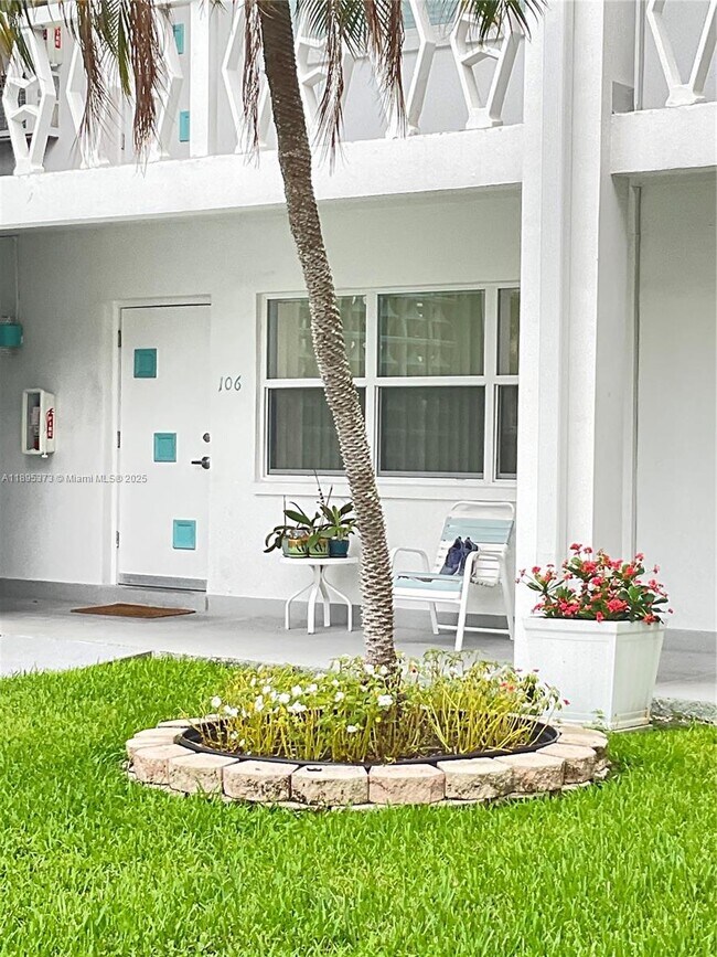 Building Photo - 419 Golden Isles Dr