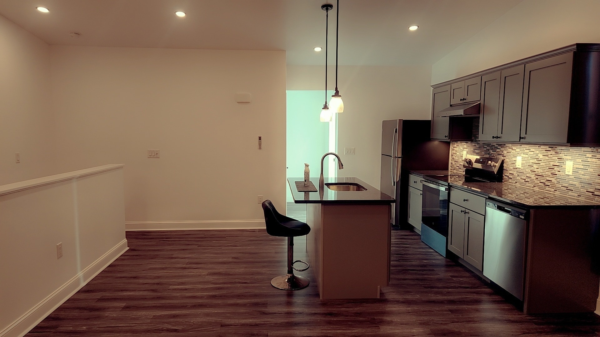 Kitchen island - 806 N Ann St