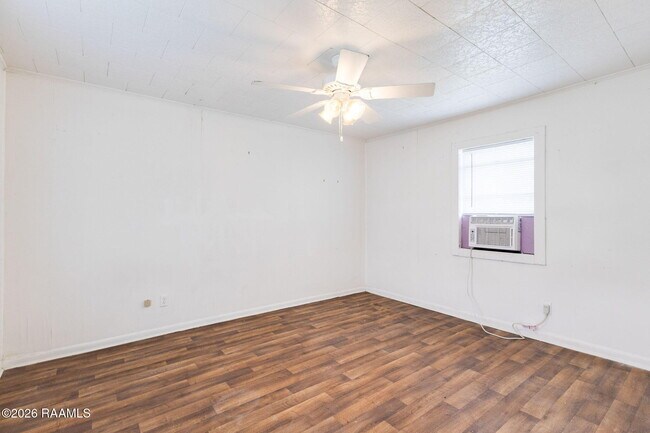 Building Photo - 866 Mouton Rd
