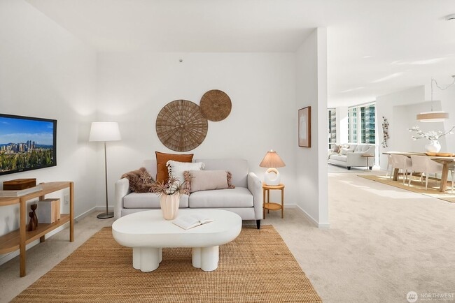 Building Photo - 2Bd/1.75Ba Bellevue Condo