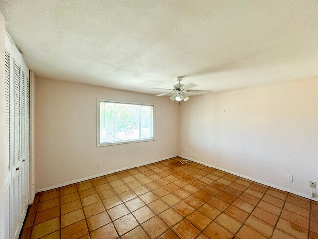 Building Photo - Come soon! 2 Bedroom home