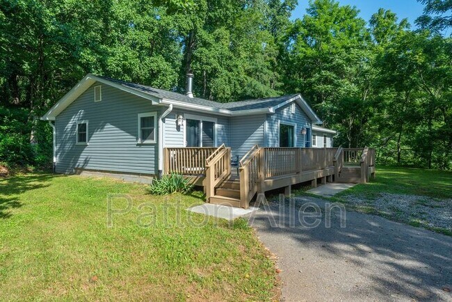 Building Photo - 63 Ben Lippen Rd