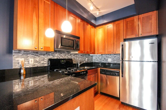 Building Photo - 250-2 N Lincoln Ave