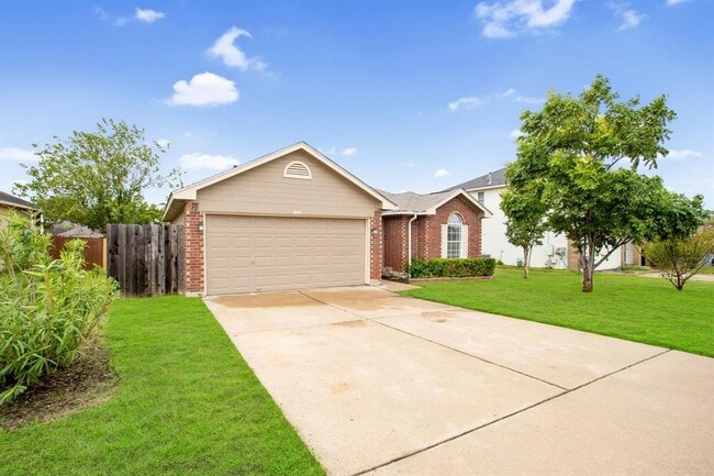 Building Photo - 809 Deercreek Ln