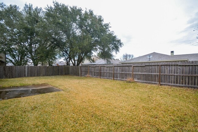 Building Photo - 3015 Sam Houston Dr