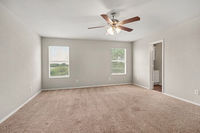 Building Photo - 1733 Vineridge Ln