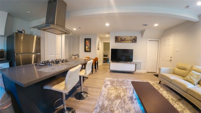 Building Photo - 10326 Meadow Lake Ln