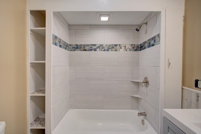 Building Photo - 3713 Gratiot Ave